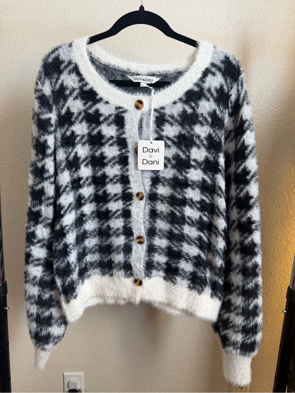DAVI & DANI Black and White Houndstooth Fuzzy Crewneck Sweater